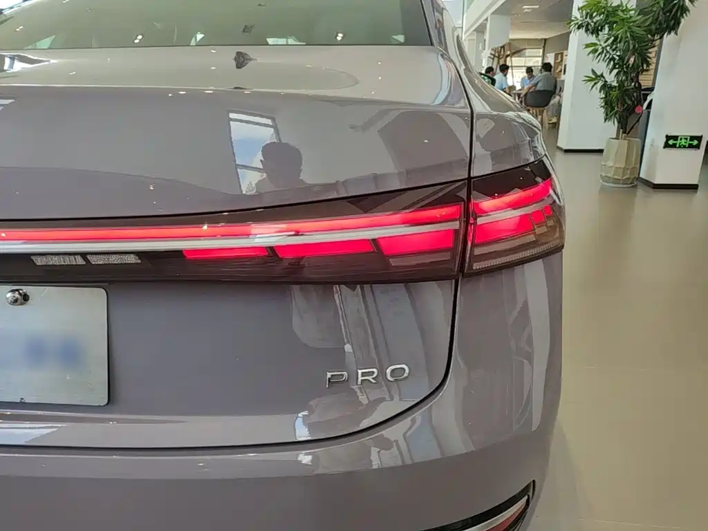 Volkswagen Passat — фото 8