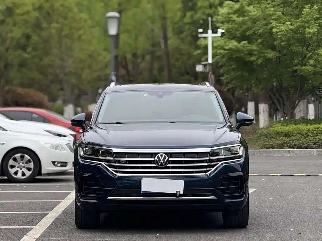 Volkswagen Touareg — фото 2