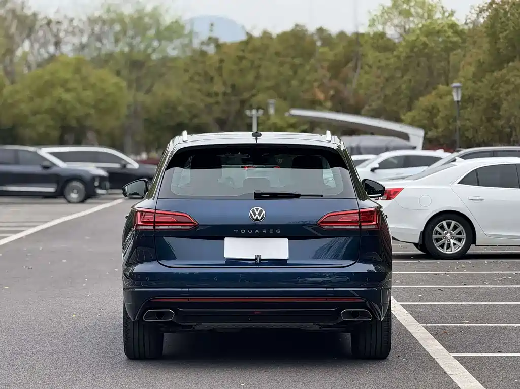 Volkswagen Touareg — фото 4