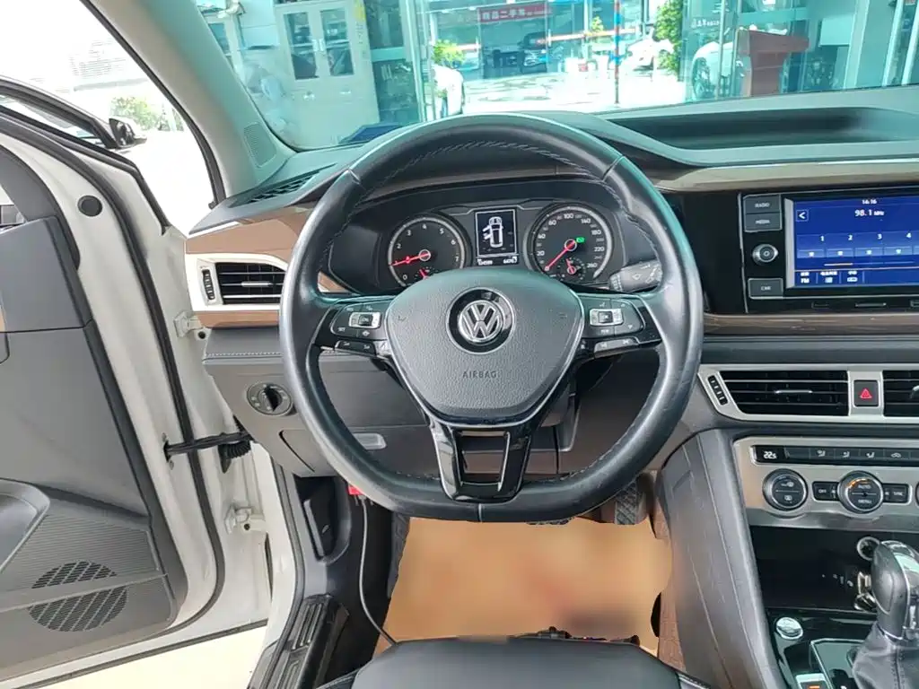 Volkswagen Tharu — фото 11