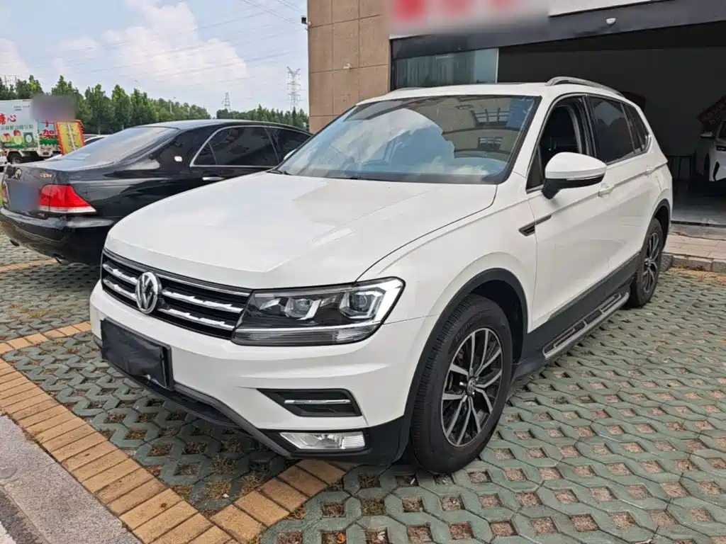 Volkswagen Tiguan L — фото 2