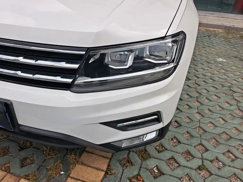 Volkswagen Tiguan L — фото 24