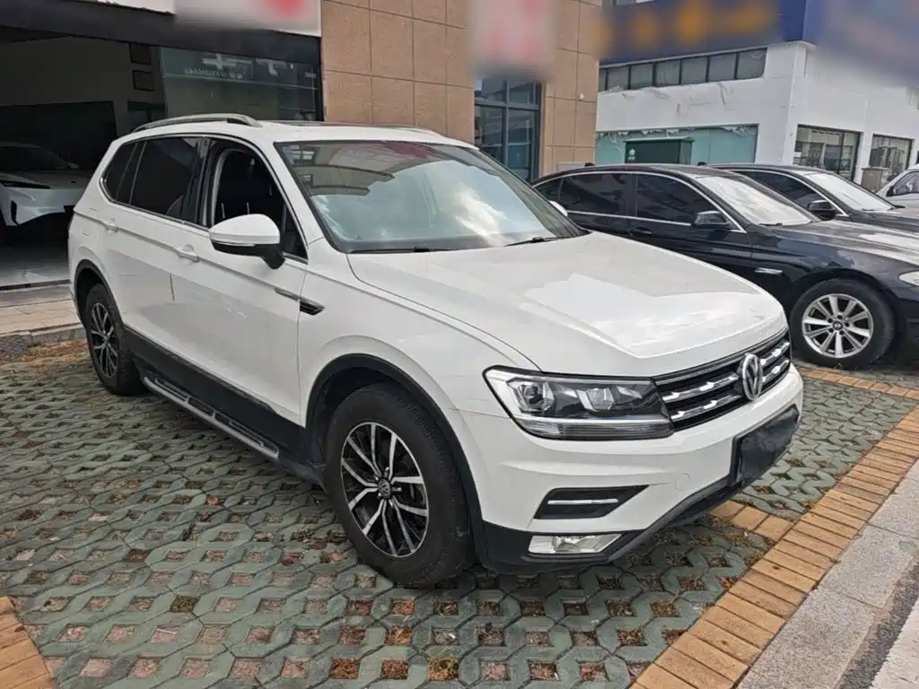 Volkswagen Tiguan L — фото 4