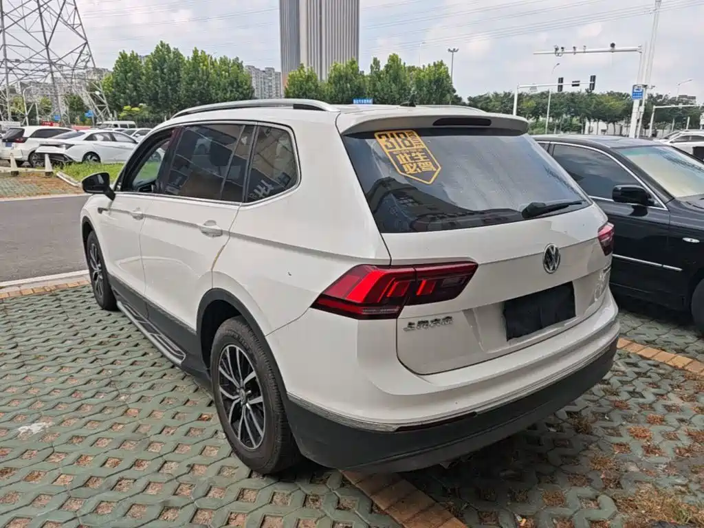 Volkswagen Tiguan L — фото 5