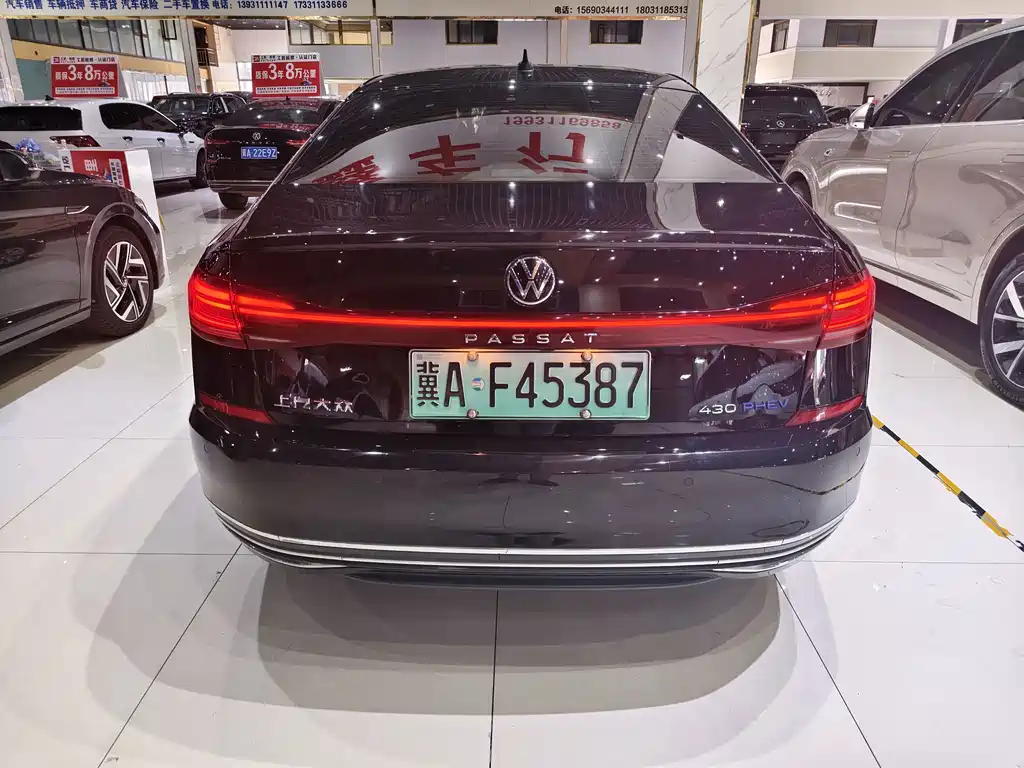 Volkswagen Passat PHEV — фото 15