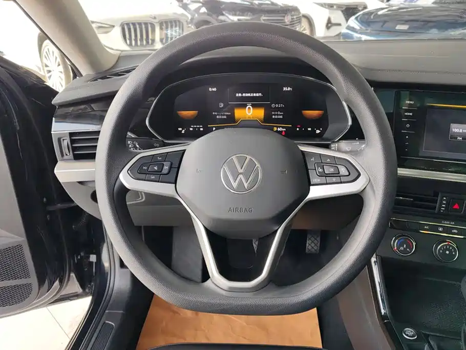 Volkswagen Passat — фото 15