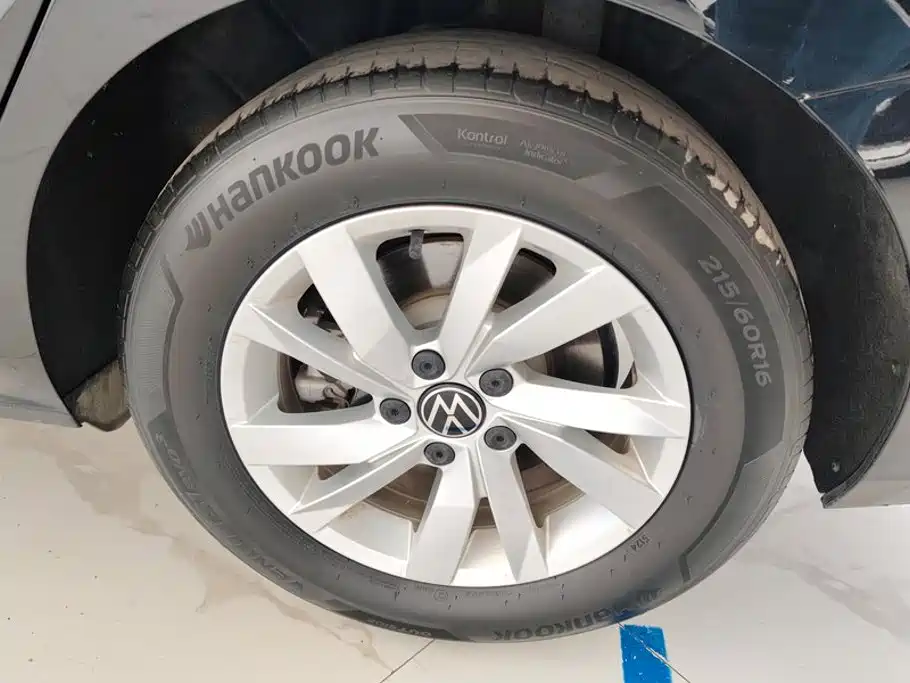 Volkswagen Passat — фото 6