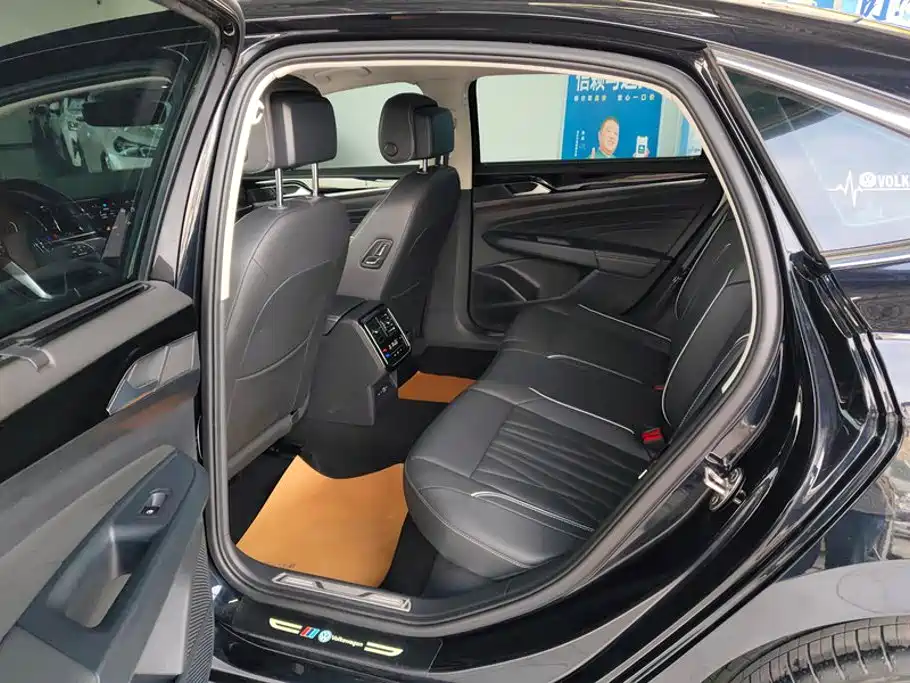 Volkswagen Passat — фото 11