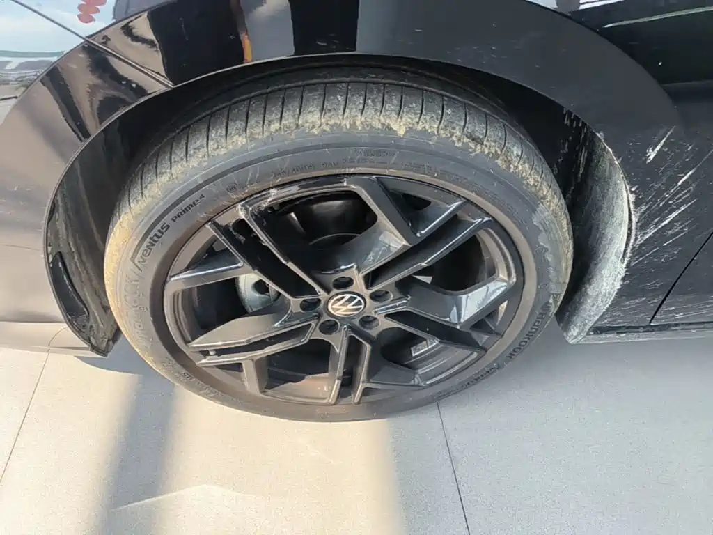 Volkswagen Passat — фото 23