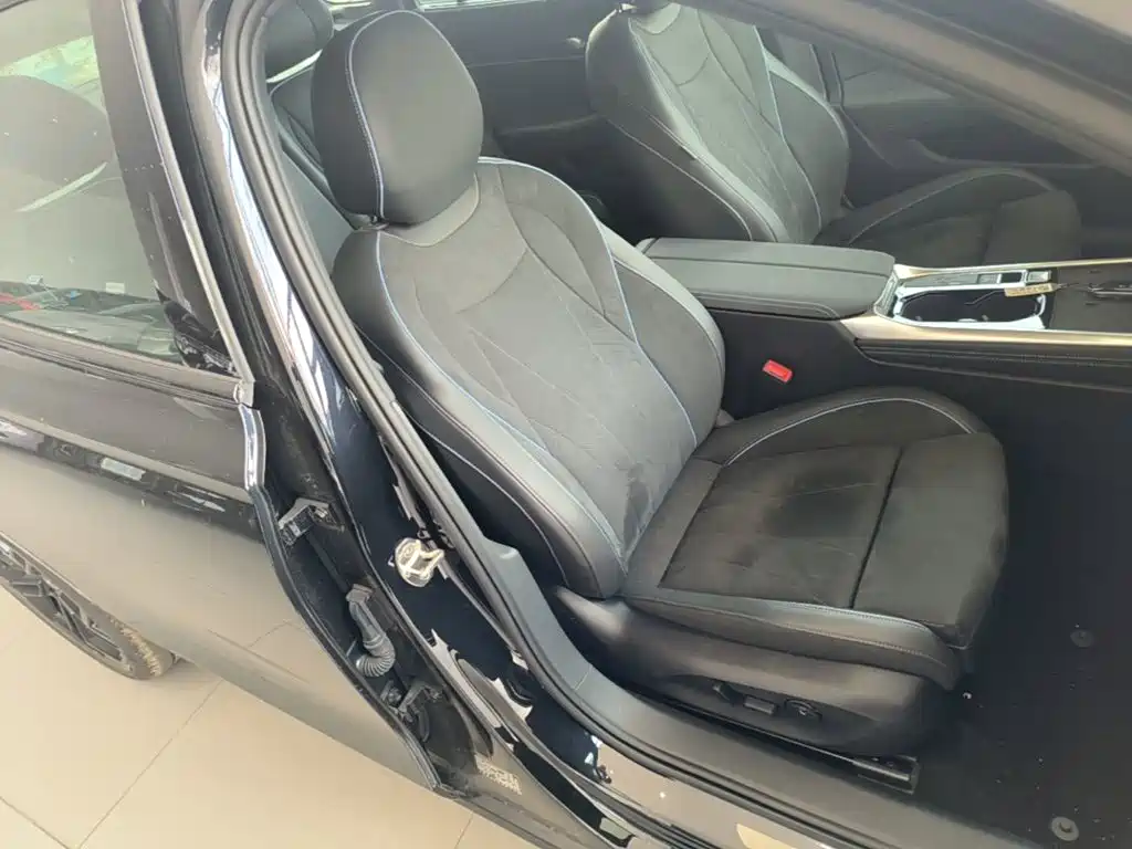 Volkswagen Passat — фото 25