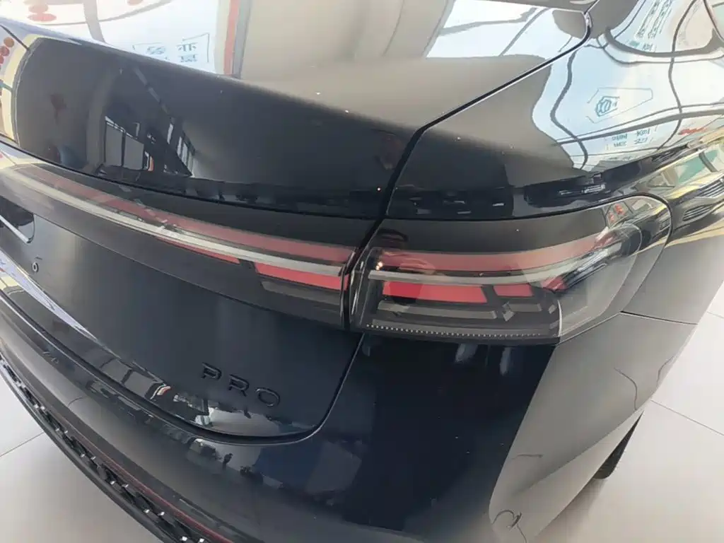 Volkswagen Passat — фото 8