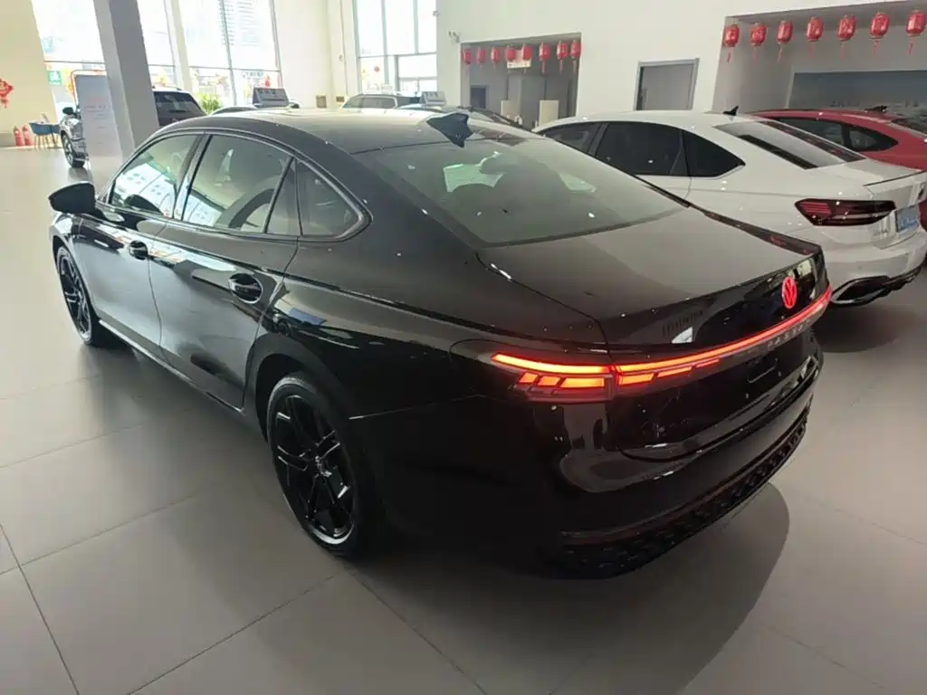 Volkswagen Passat — фото 5