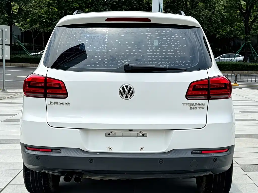 Volkswagen Tiguan — фото 26