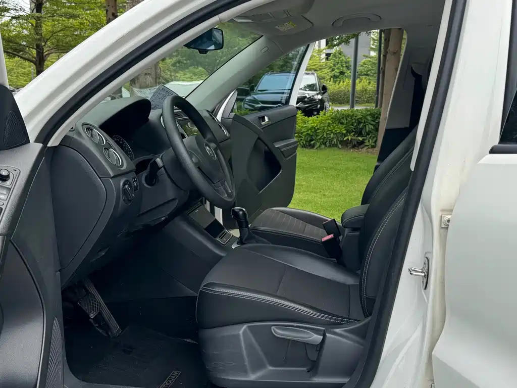 Volkswagen Tiguan — фото 5