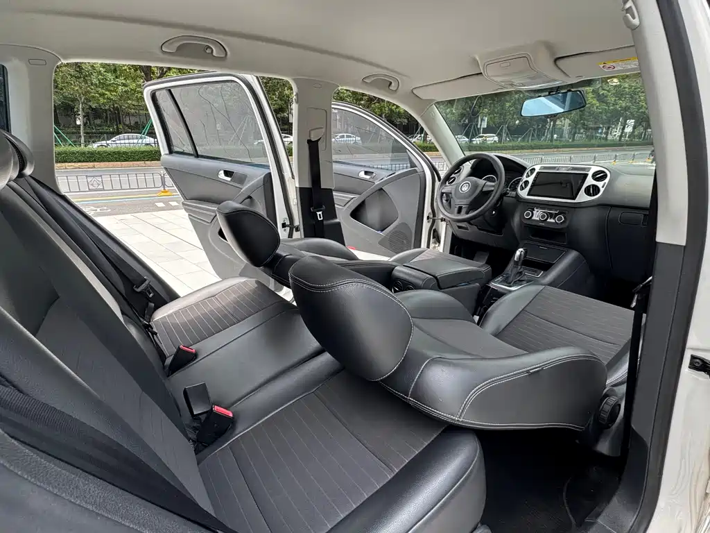 Volkswagen Tiguan — фото 7
