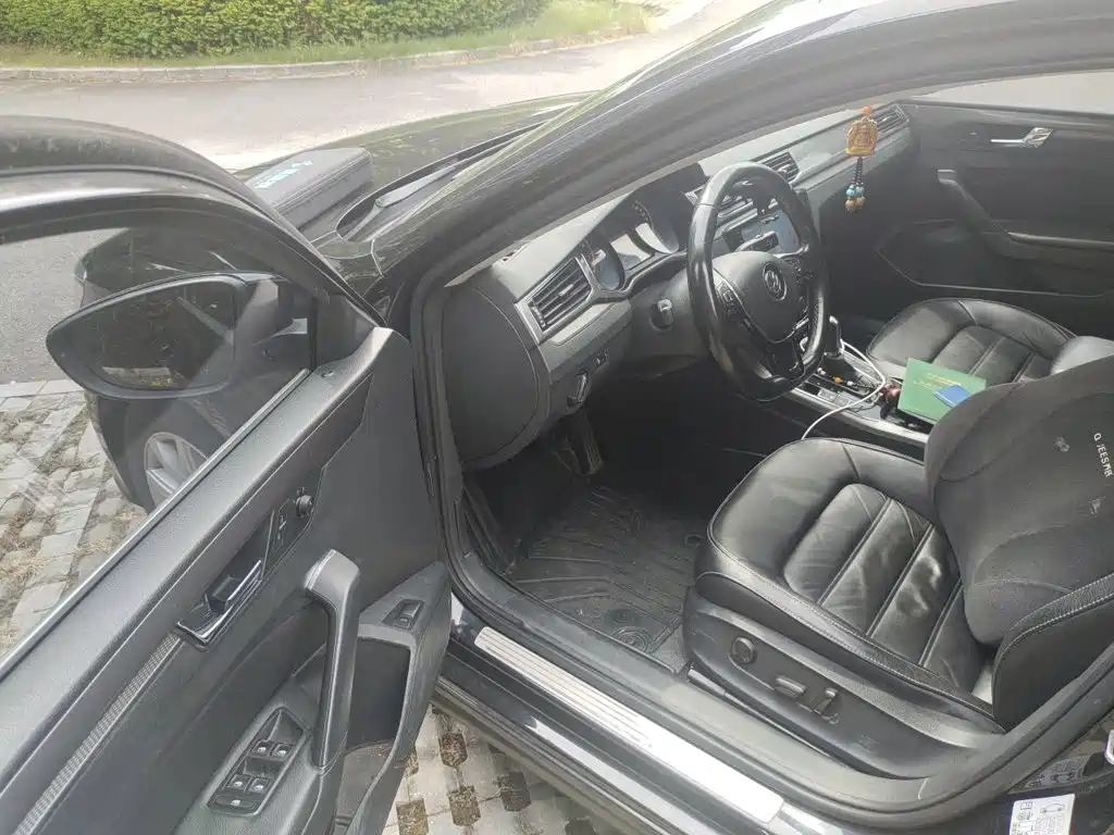 Volkswagen Passat — фото 14