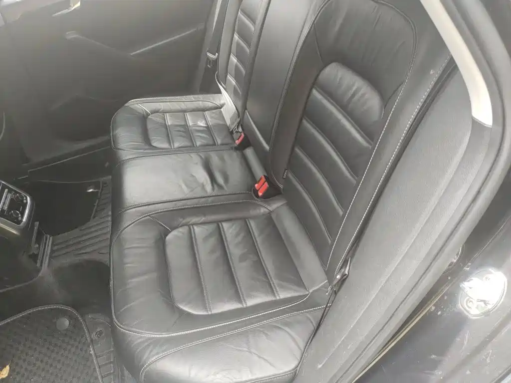 Volkswagen Passat — фото 15