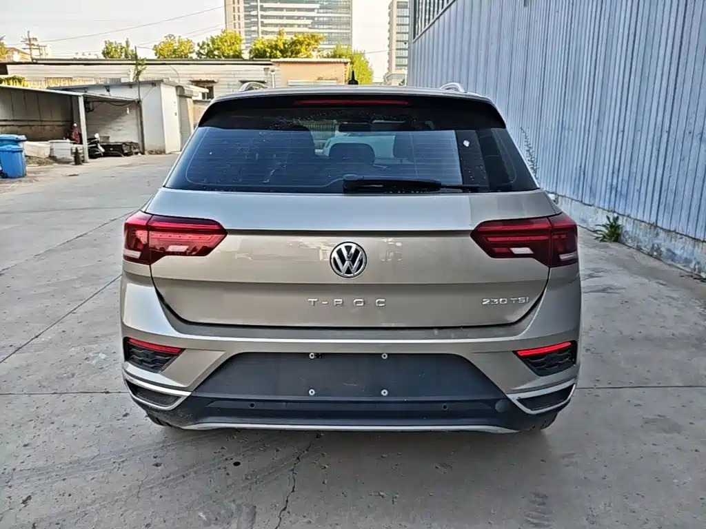 Volkswagen T-Roc — фото 6