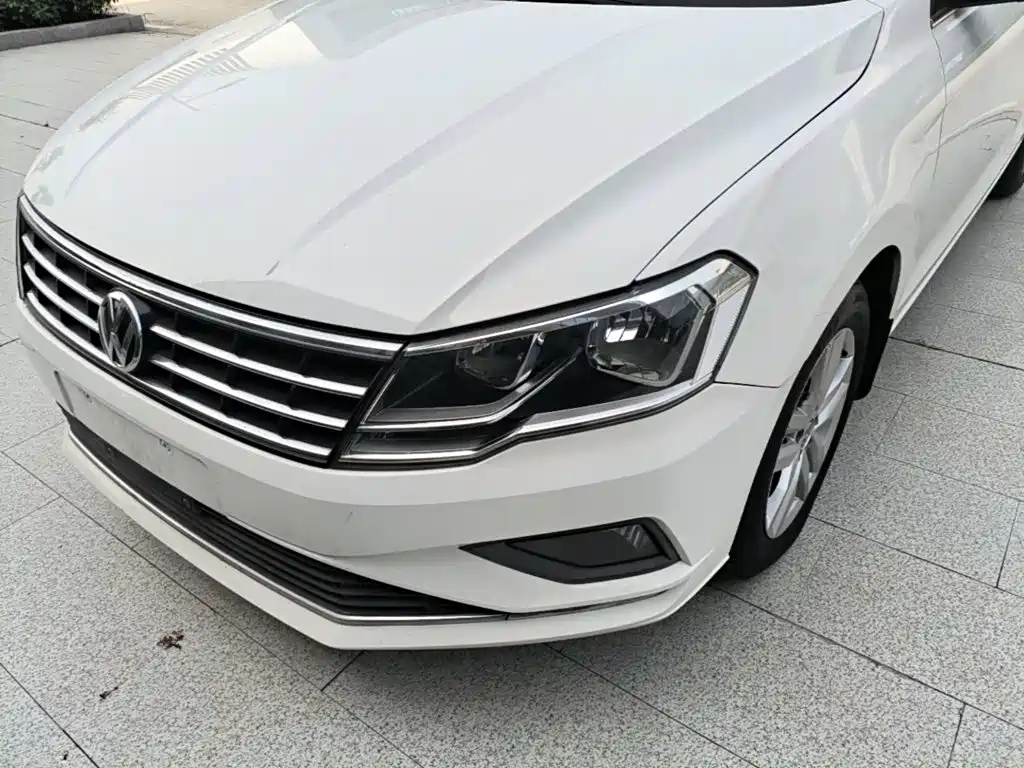 Volkswagen Jetta — фото 24
