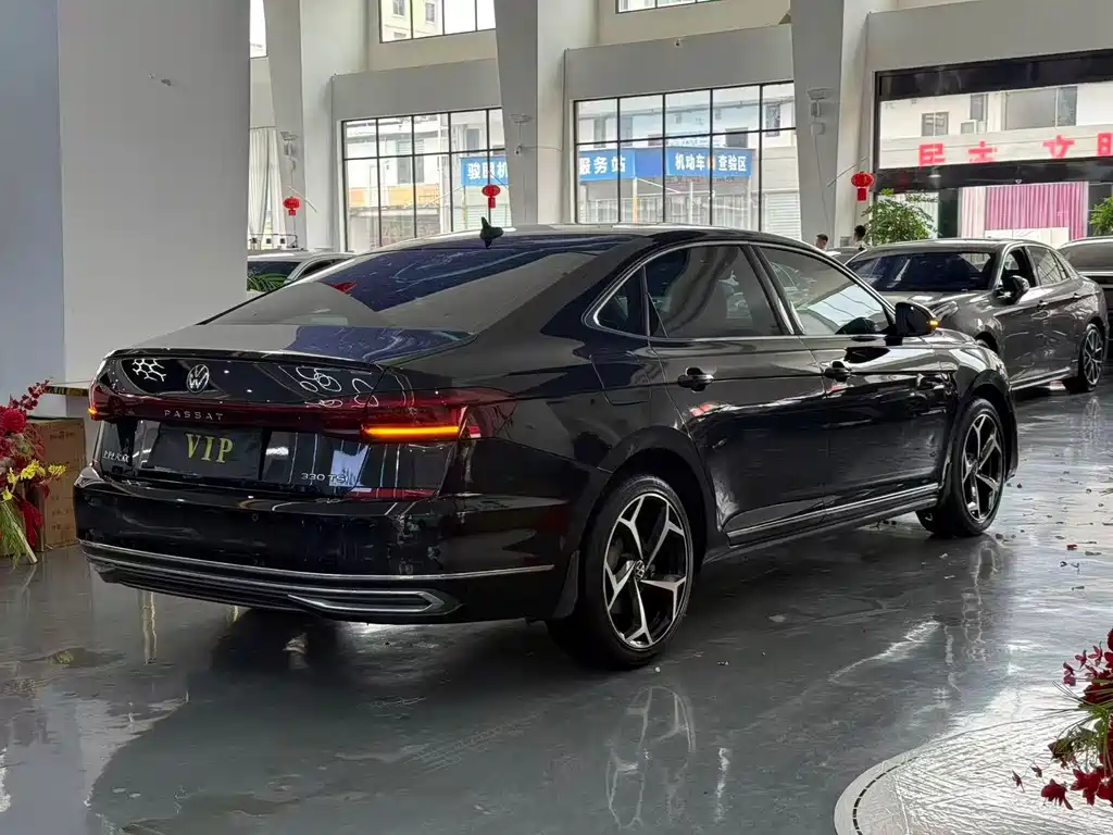 Volkswagen Passat — фото 7