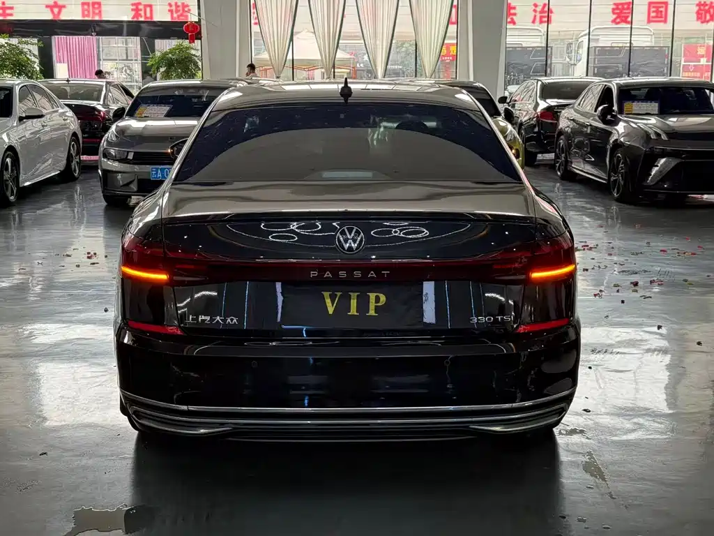 Volkswagen Passat — фото 9
