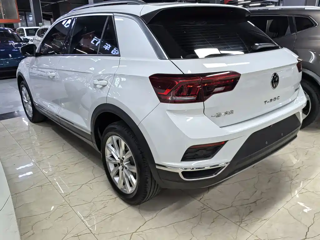 Volkswagen T-Roc — фото 4