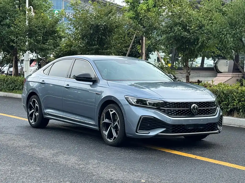 Volkswagen Passat — фото 3