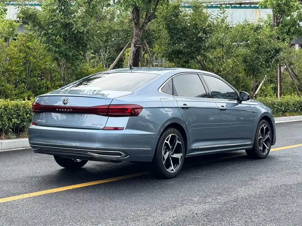 Volkswagen Passat — фото 4