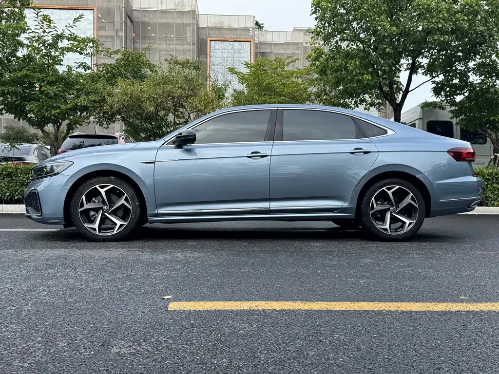 Volkswagen Passat — фото 7