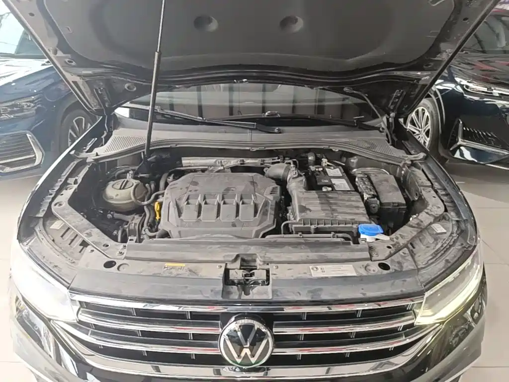 Volkswagen Tiguan L — фото 20