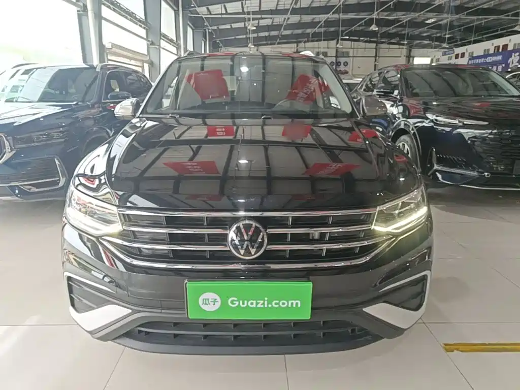 Volkswagen Tiguan L — фото 3