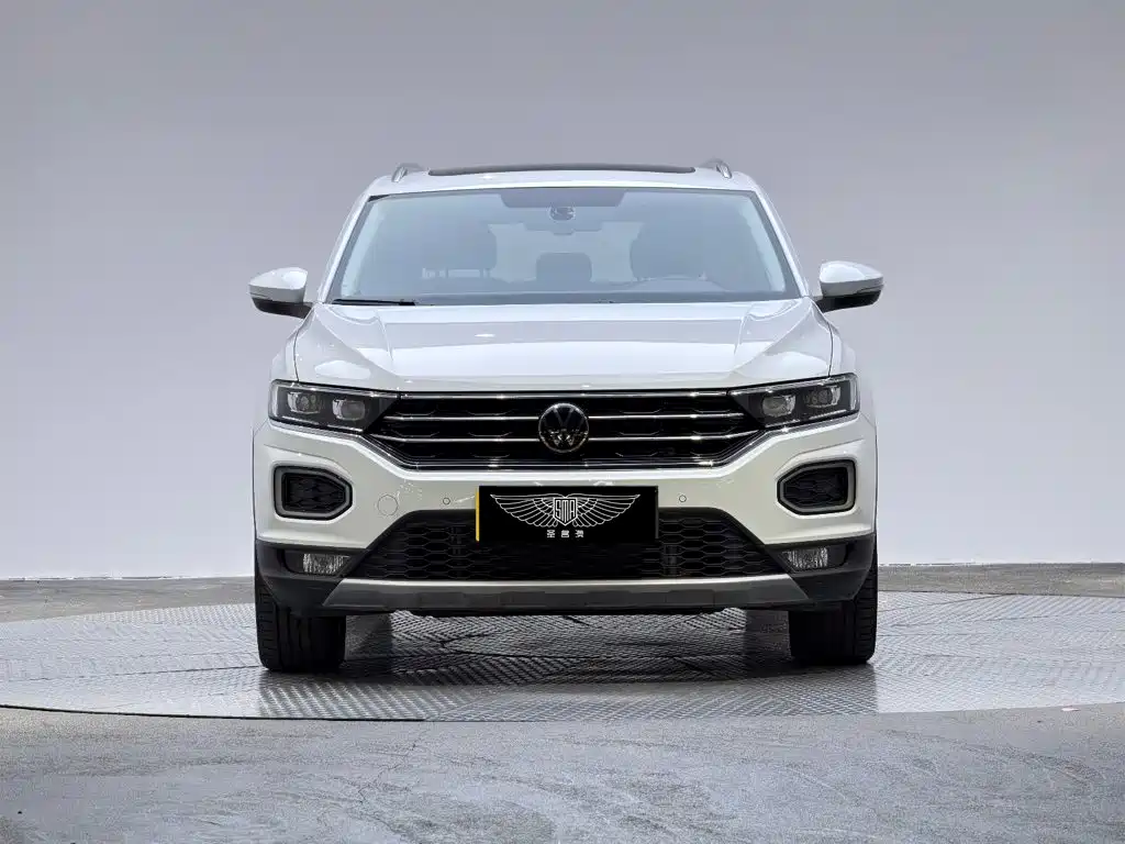 Volkswagen T-Roc — фото 6