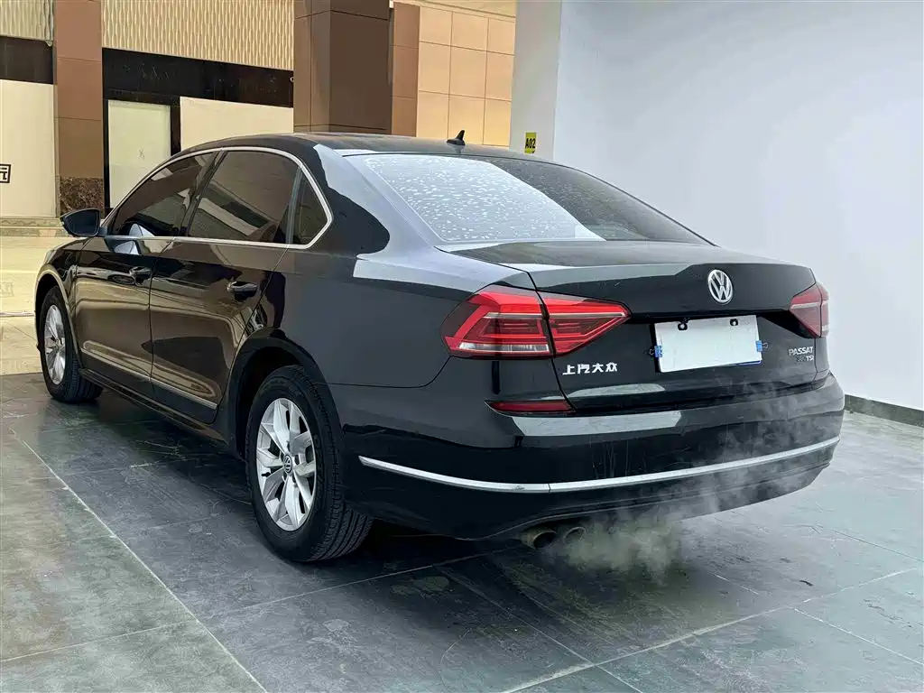 Volkswagen Passat — фото 11