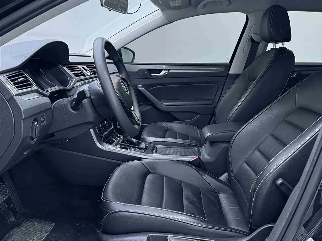 Volkswagen Passat — фото 4