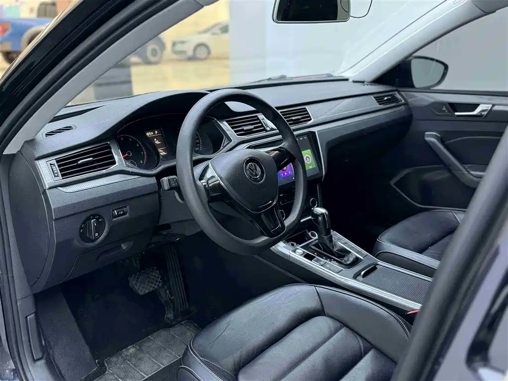 Volkswagen Passat — фото 5