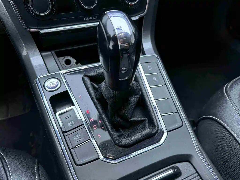 Volkswagen Passat — фото 7