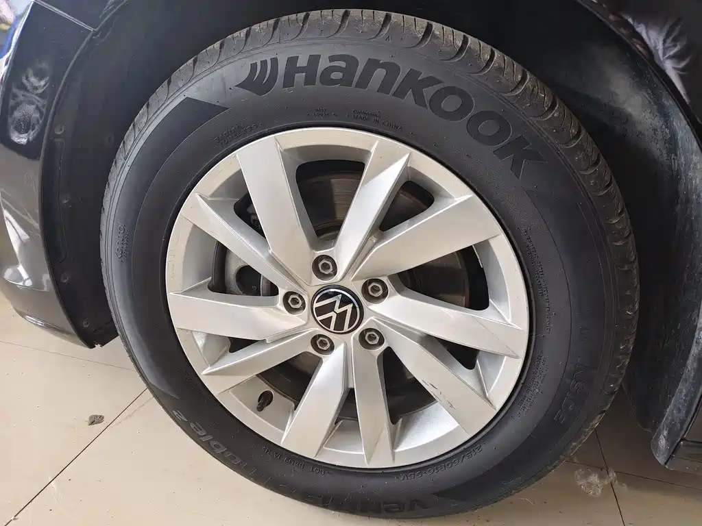 Volkswagen Passat — фото 11