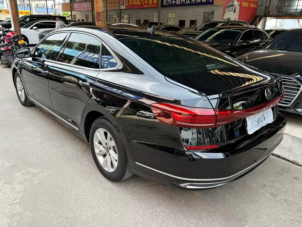 Volkswagen Passat — фото 9