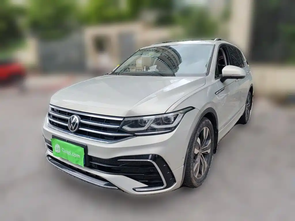 Volkswagen Tiguan L — фото 2