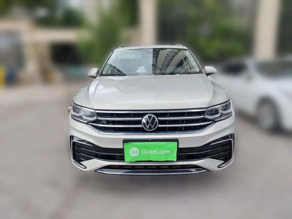 Volkswagen Tiguan L — фото 24