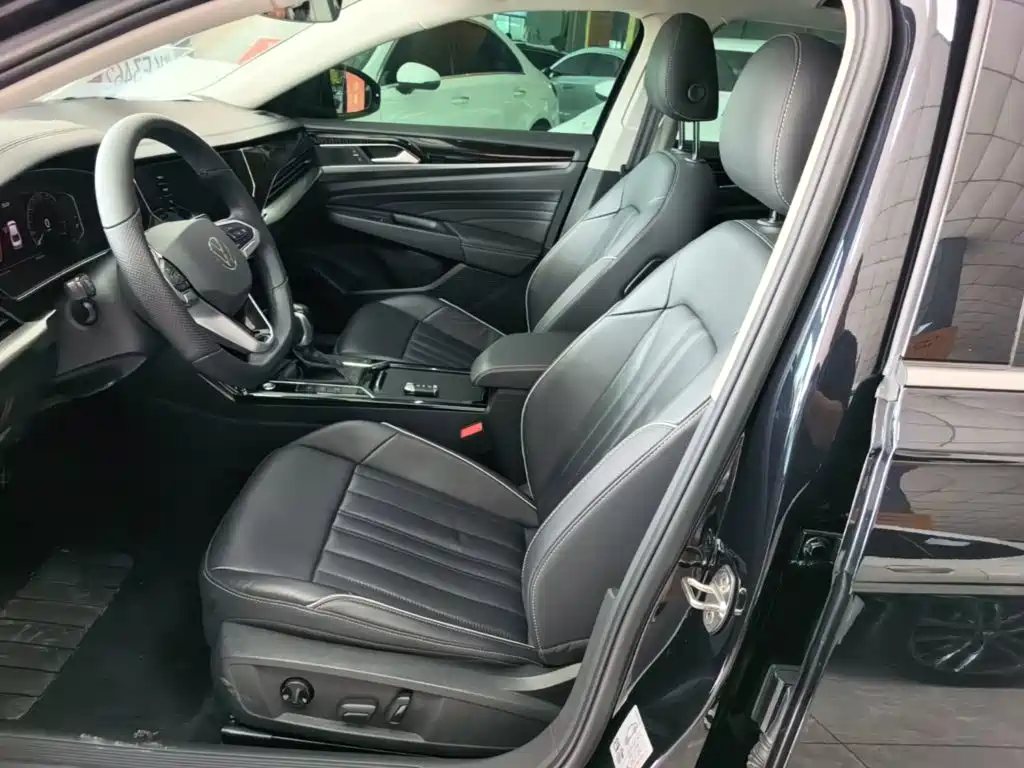 Volkswagen Passat — фото 15