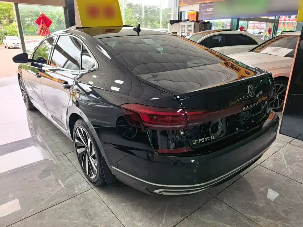 Volkswagen Passat — фото 5