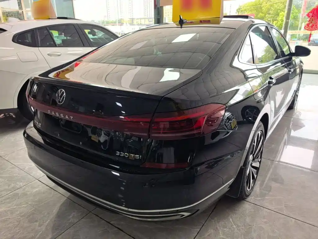 Volkswagen Passat — фото 7