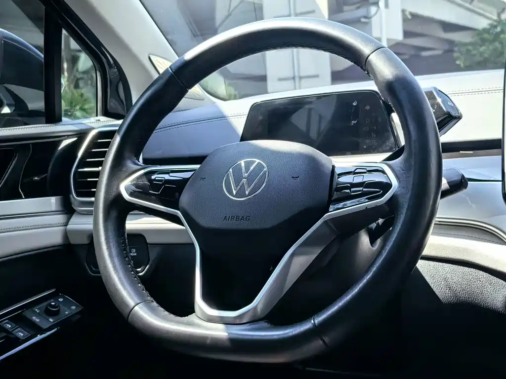 Volkswagen ID.6 Crozz — фото 33