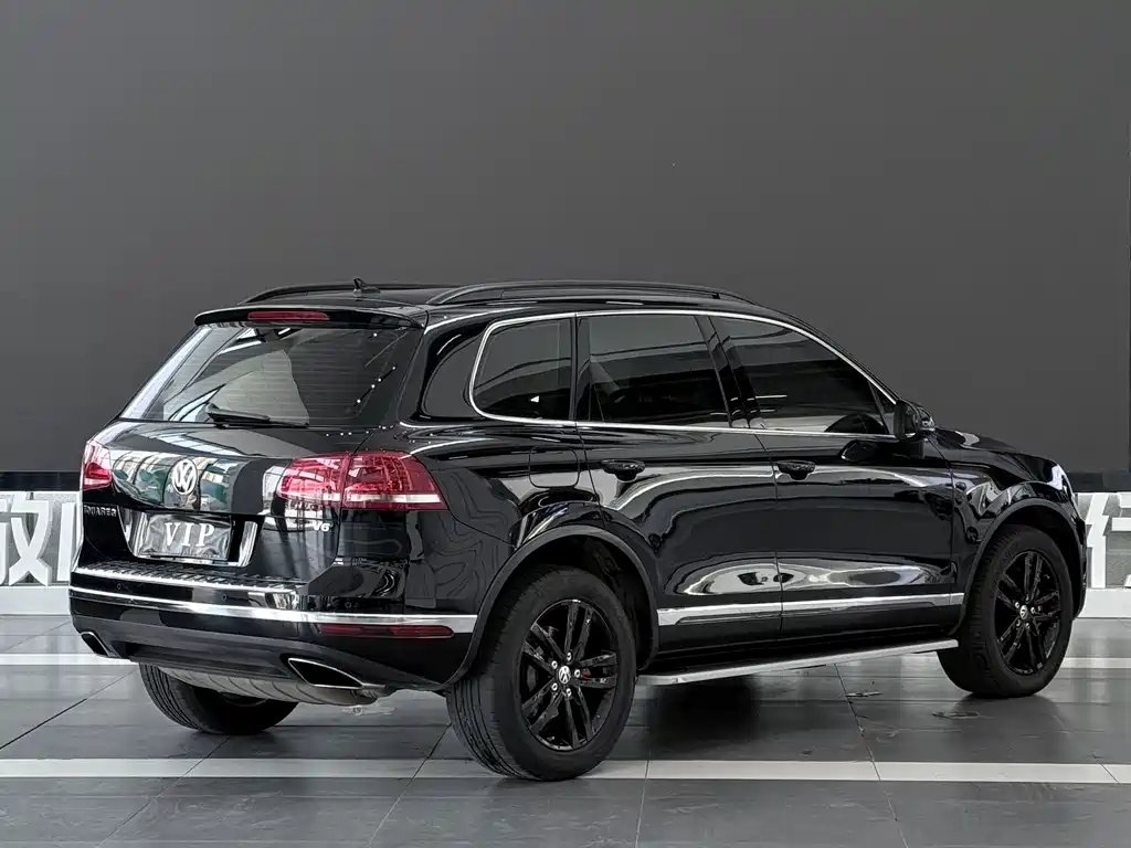 Volkswagen Touareg — фото 5