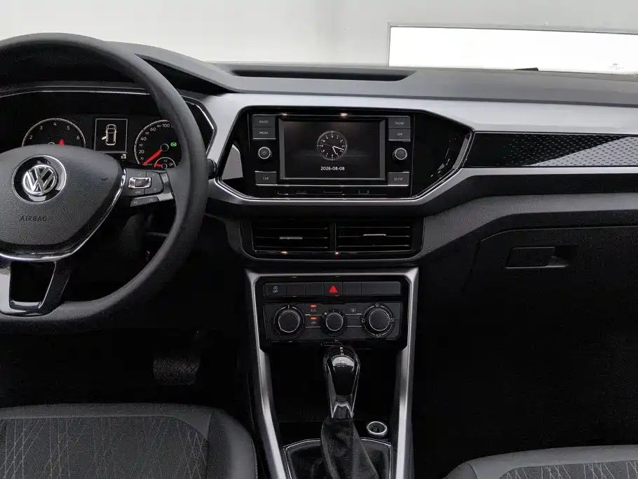 Volkswagen T-Cross — фото 13