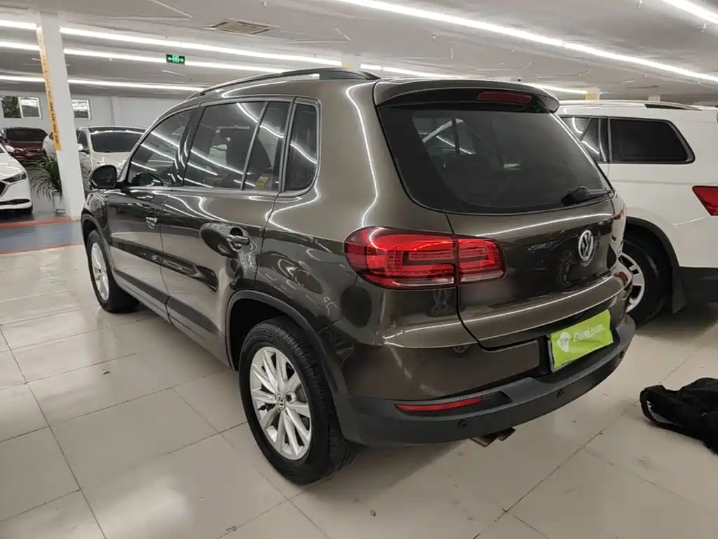 Volkswagen Tiguan — фото 5