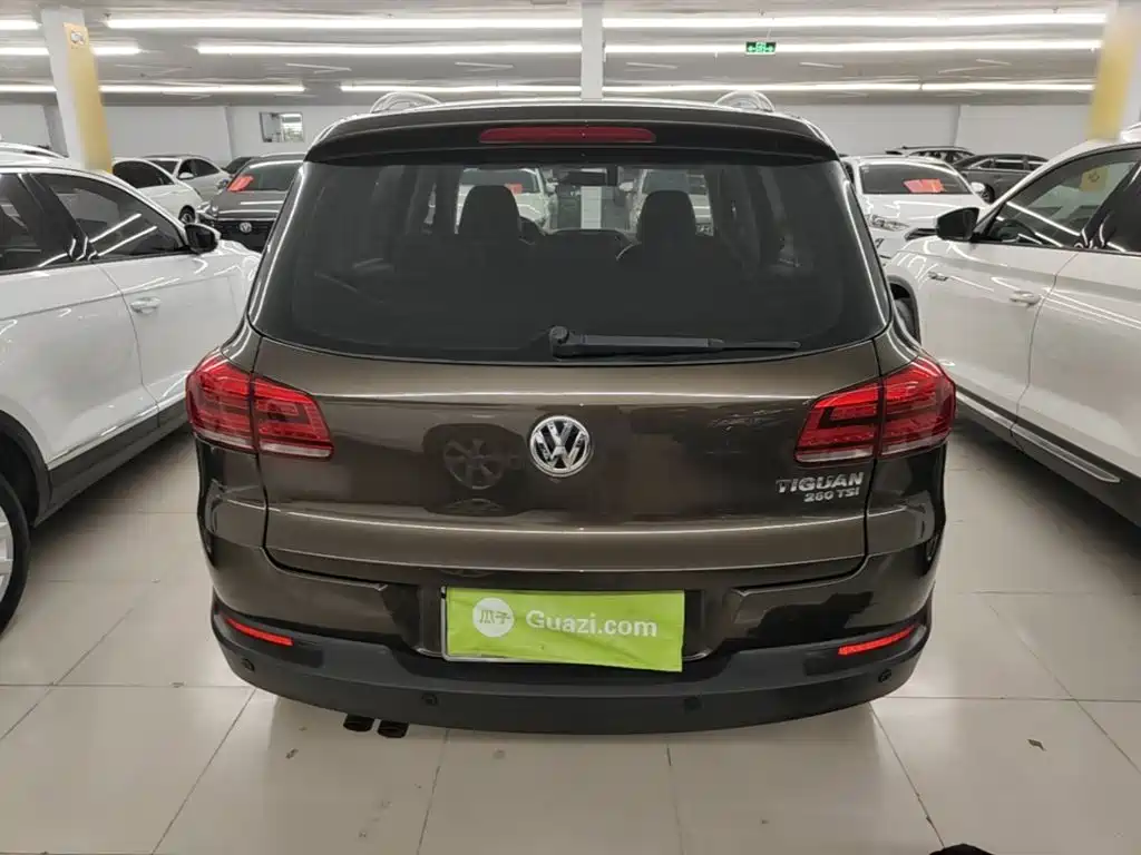 Volkswagen Tiguan — фото 6