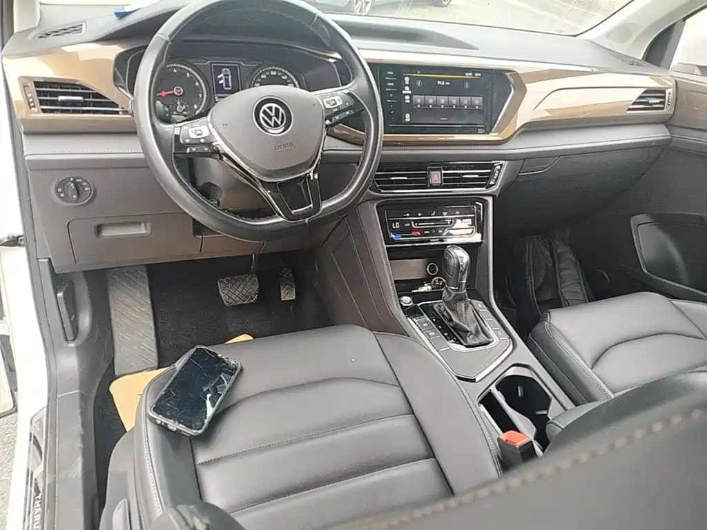 Volkswagen Tharu — фото 10