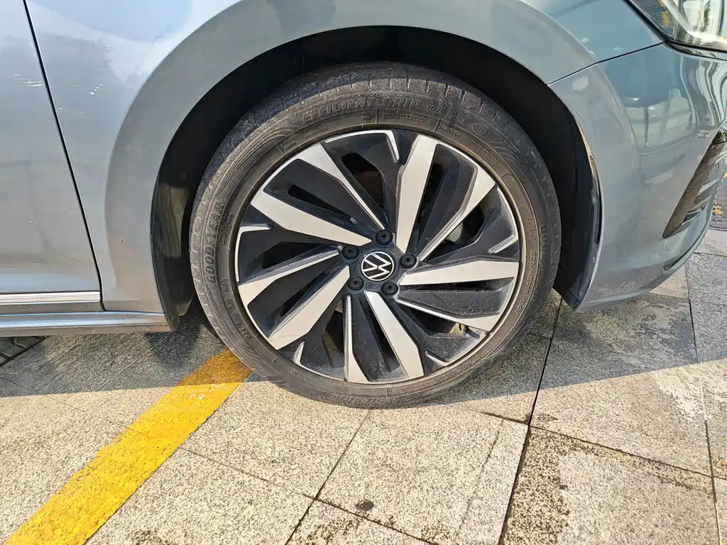 Volkswagen Passat — фото 2
